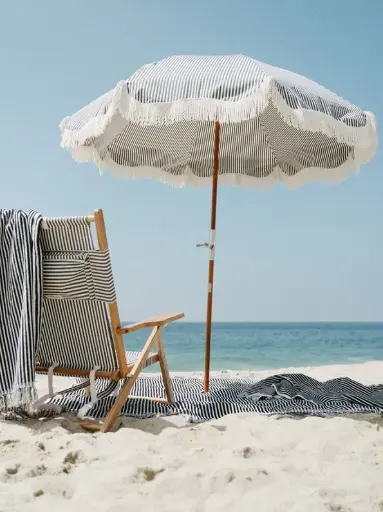 [UM-PREM-LNS] THE PREMIUM BEACH UMBRELLA - Lauren's Navy Stripe - Business & Pleasure Co.